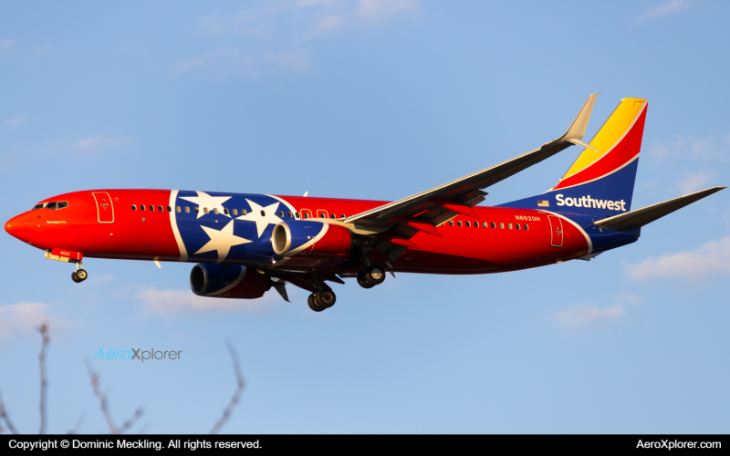 Photo of N8620H - Southwest Airlines Boeing 737-800 at PIT on AeroXplorer Aviation Database