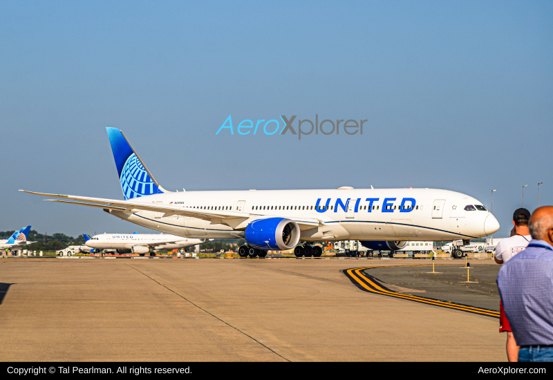 Photo of N29984 - United Airlines Boeing 787-9 at IAD on AeroXplorer Aviation Database