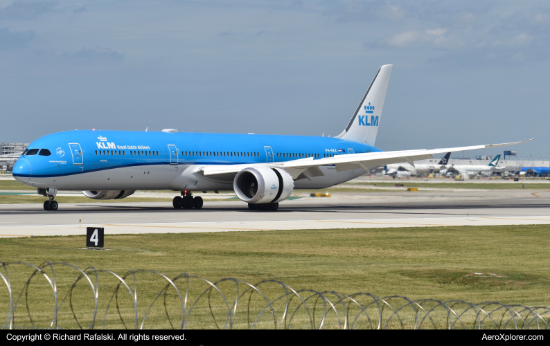 Photo of PH-BKK - KLM Boeing 787-10 at ORD on AeroXplorer Aviation Database