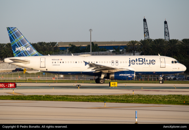 Photo of N554JB - JetBlue Airways Airbus A320 at FLL on AeroXplorer Aviation Database