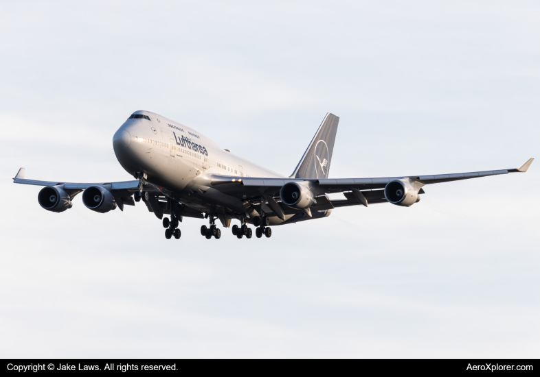 Photo of D-ABVM - Lufthansa Boeing 747-400 at IAD on AeroXplorer Aviation Database