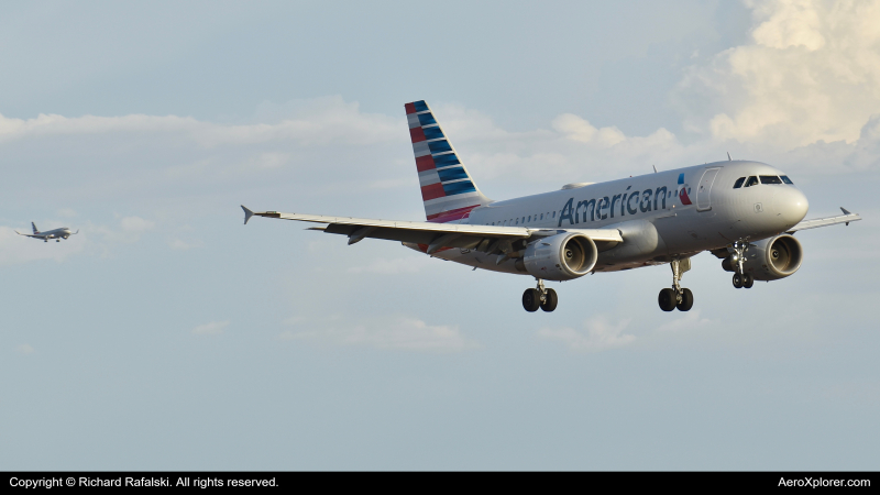 Photo of N711UW - American Airlines Airbus A319 at PHX on AeroXplorer Aviation Database