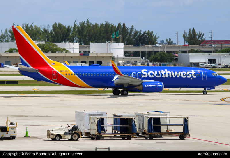 Photo of N8606C - Southwest Airlines Boeing 737-800 at FLL on AeroXplorer Aviation Database