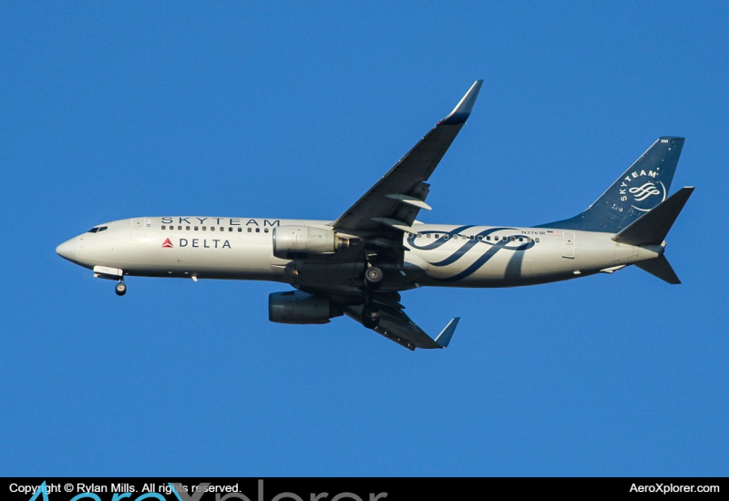 Photo of N3761R - Delta Airlines Boeing 737-800 at FAR on AeroXplorer Aviation Database