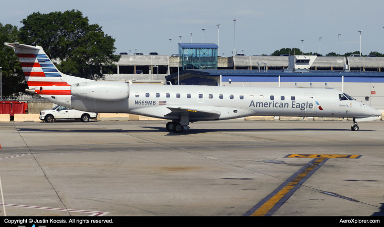 Photo of N669MB - American Eagle Embraer ERJ145 at CLT on AeroXplorer Aviation Database