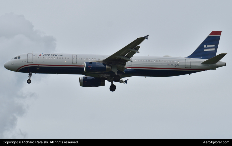 Photo of N578UW - American Airlines Airbus A321-200 at MCO on AeroXplorer Aviation Database