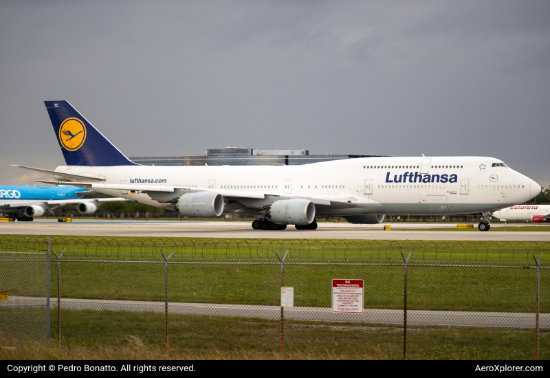 Photo of D-ABYC - Lufthansa Boeing 747-8i at MIA on AeroXplorer Aviation Database