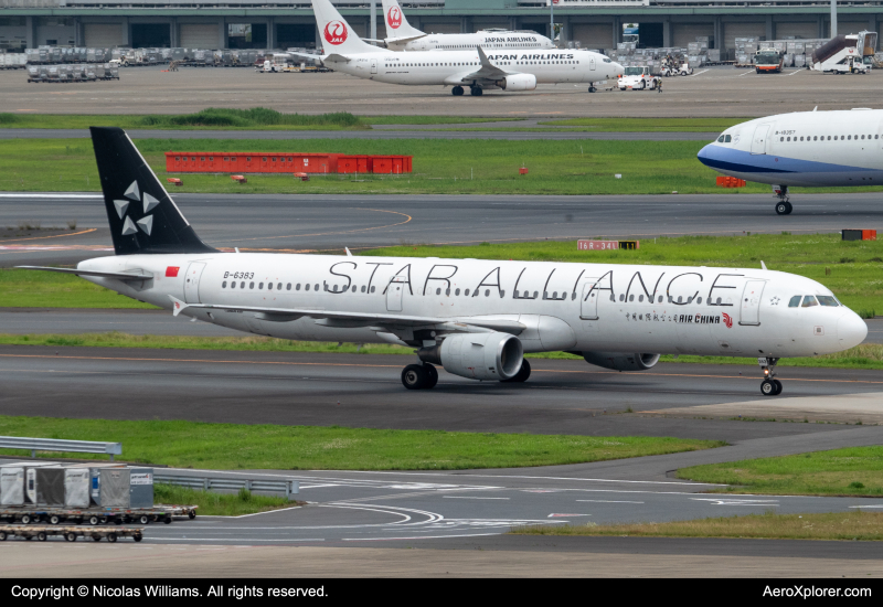 Photo of B-6383 - Air China Airbus A321-200 at HND on AeroXplorer Aviation Database
