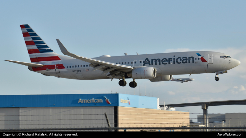 Photo of N972AN - American Airlines  Boeing 737-800 at PHX on AeroXplorer Aviation Database