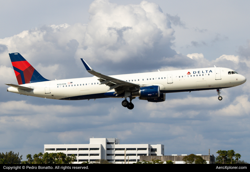 Photo of N382DN - Delta Airlines Airbus A321-200 at MIA on AeroXplorer Aviation Database
