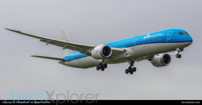 Photo of PH-BKI - KLM Boeing 787-10 at YYZ on AeroXplorer Aviation Database