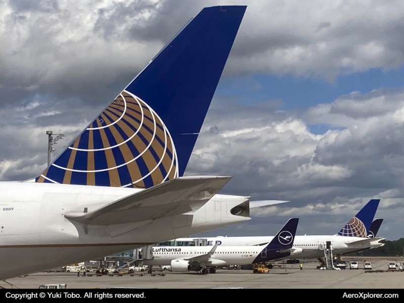 Photo of N78009 - United Airlines Boeing 777-200ER at MUC on AeroXplorer Aviation Database