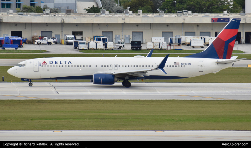 Photo of N907DN - Delta Airlines Boeing 737-900ER at FLL on AeroXplorer Aviation Database