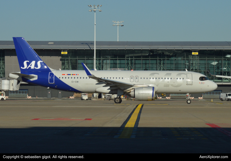 Photo of EI-SIW - Scandinavian Airlines Airbus A320NEO at BRU on AeroXplorer Aviation Database