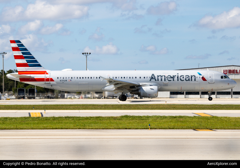 Photo of N191UW - American Airlines Airbus A321-200 at FLL on AeroXplorer Aviation Database