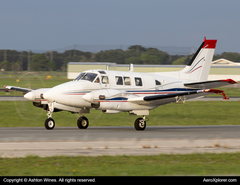 Photo of N61Q - Dynamic Avlease Beechcraft King Air C90 at SRQ on AeroXplorer Aviation Database