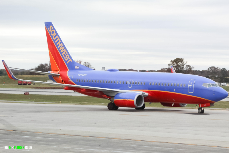 Photo of N242WN - Southwest Airlines Boeing 737-700 at BWI on AeroXplorer Aviation Database