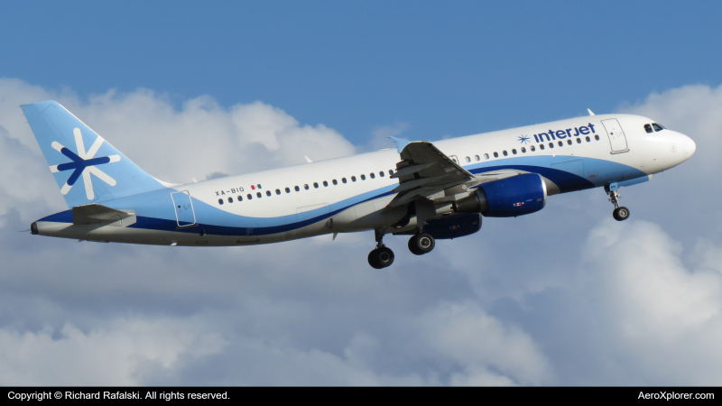 Photo of XA-BIO - Interjet Airbus A320-200 at MCO on AeroXplorer Aviation Database