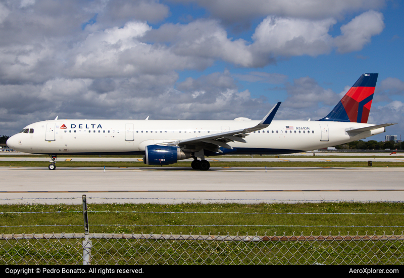 Photo of N361DN - Delta Airlines Airbus A321-200 at FLL on AeroXplorer Aviation Database