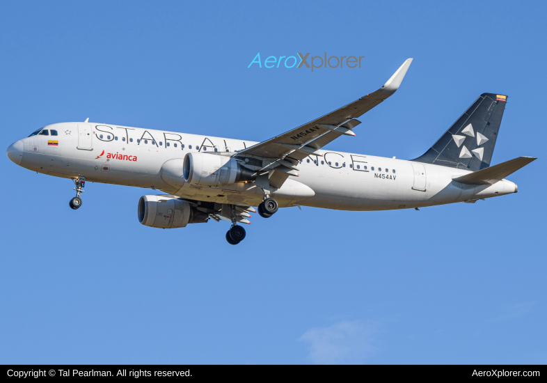 Photo of N454AV - Avianca Airbus A320 at IAD on AeroXplorer Aviation Database