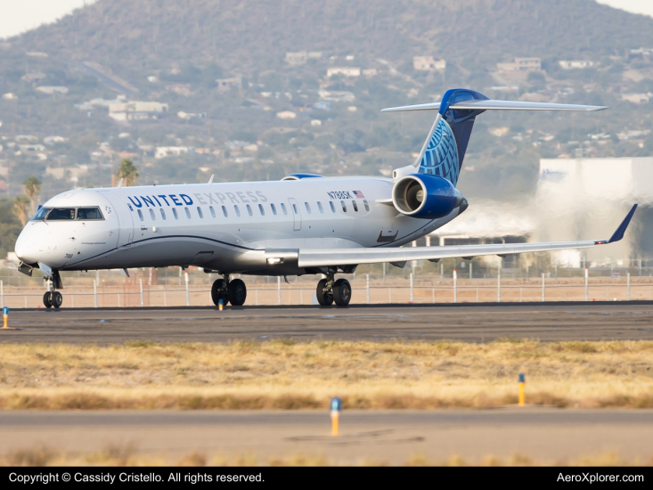 Photo of N788SK - United Express Mitsubishi CRJ-700 at TUS on AeroXplorer Aviation Database