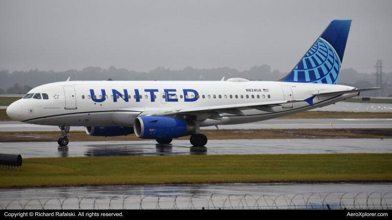 Photo of N824UA - United Airlines Airbus A319 at ATL on AeroXplorer Aviation Database