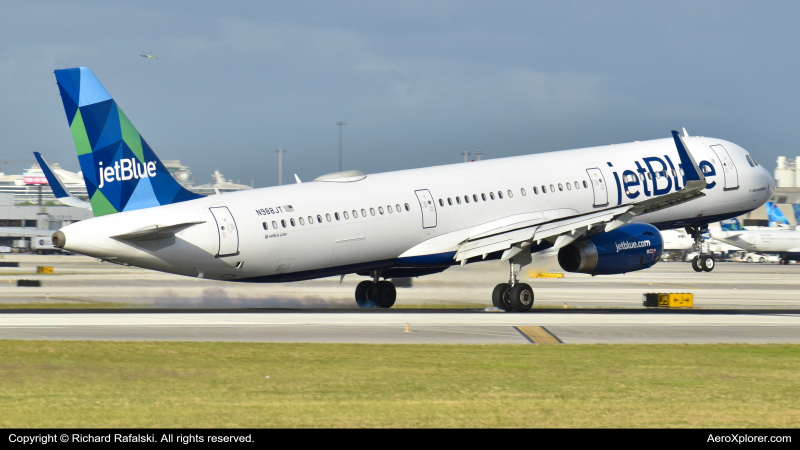 Photo of N988JT - JetBlue Airways Airbus A321-200 at FLL on AeroXplorer Aviation Database