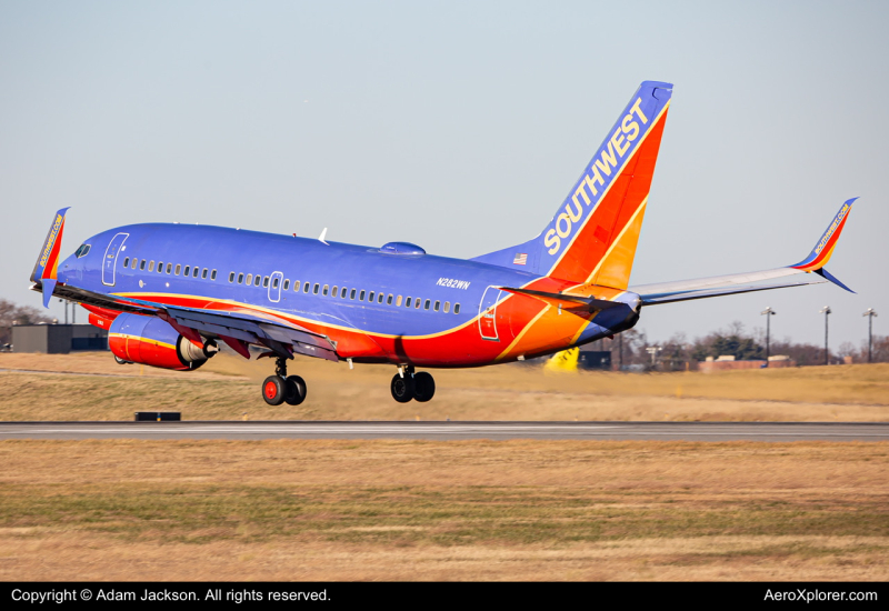 Photo of N282WN - Southwest Airlines Boeing 737-700 at BWI on AeroXplorer Aviation Database