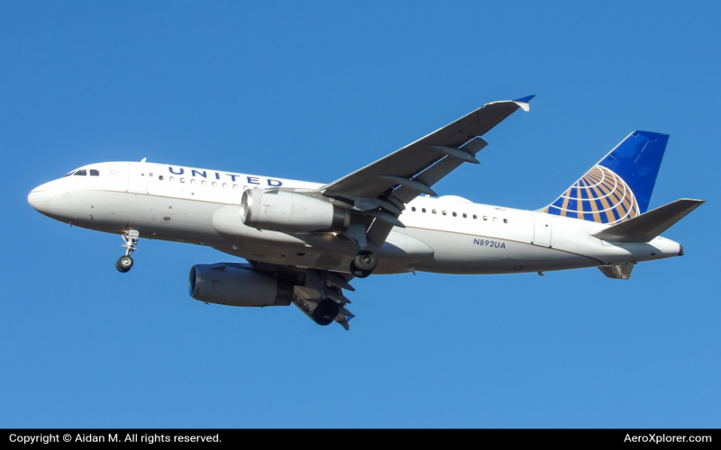 Photo of N892UA - United Airlines Airbus A319 at PIT on AeroXplorer Aviation Database