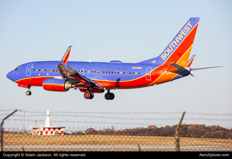 Photo of N282WN - Southwest Airlines Boeing 737-700 at BWI on AeroXplorer Aviation Database