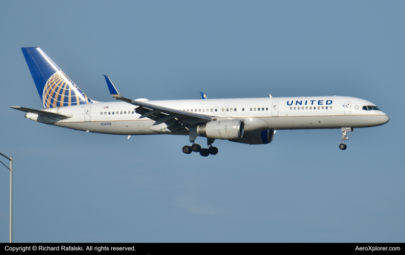 Photo of N14118 - United Airlines Boeing 757-200 at MCO on AeroXplorer Aviation Database