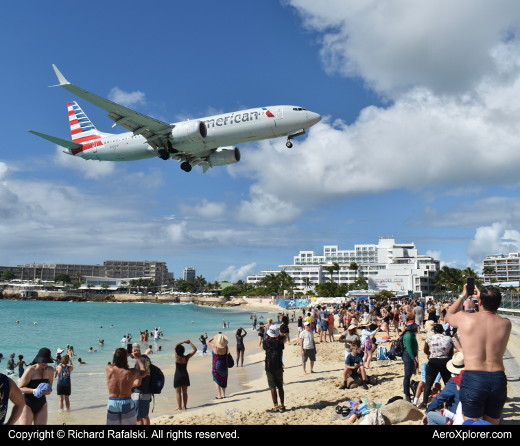 Photo of N320TF - American Airlines Boeing 737 MAX 8 at SXM on AeroXplorer Aviation Database