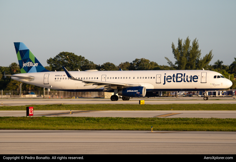Photo of N990JL - JetBlue Airways Airbus A321-200 at FLL on AeroXplorer Aviation Database