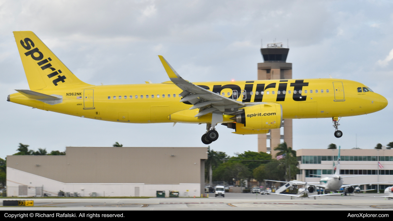 Photo of N962NK - Spirit Airlines Airbus A320NEO at FLL on AeroXplorer Aviation Database