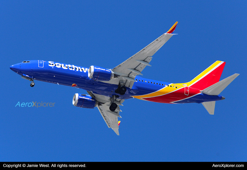 Photo of N8882Q - Southwest Airlines Boeing 737 MAX 8 at OAK on AeroXplorer Aviation Database