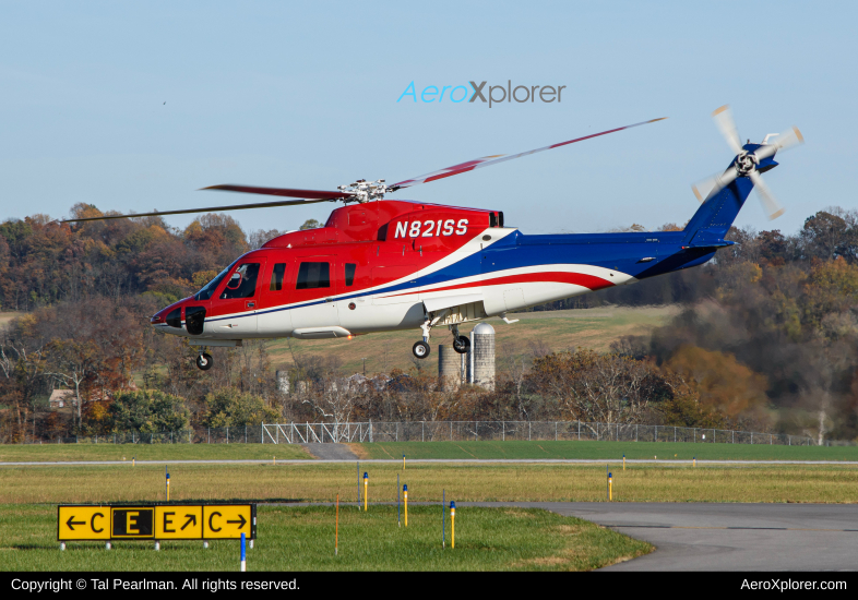 Photo of N821SS - PRIVATE Sikorsky S-76 at FDK on AeroXplorer Aviation Database