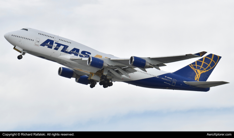 Photo of N263SG - Atlas Air Boeing 747-400 at FLL on AeroXplorer Aviation Database