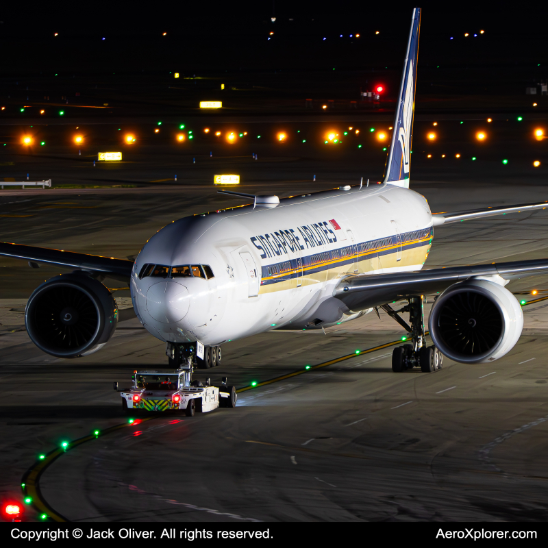 Photo of 9V-SWG - Singapore Airlines Boeing 777-300ER at JFK on AeroXplorer Aviation Database