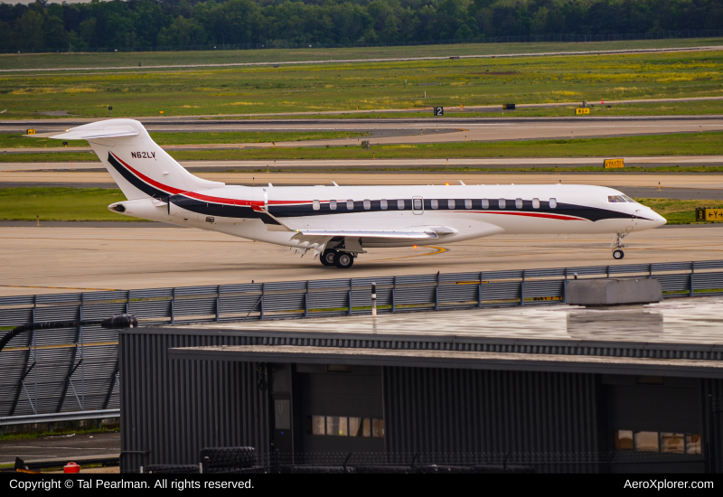 Photo of N62LV - PRIVATE Bombardier Global 7500 at IAD on AeroXplorer Aviation Database