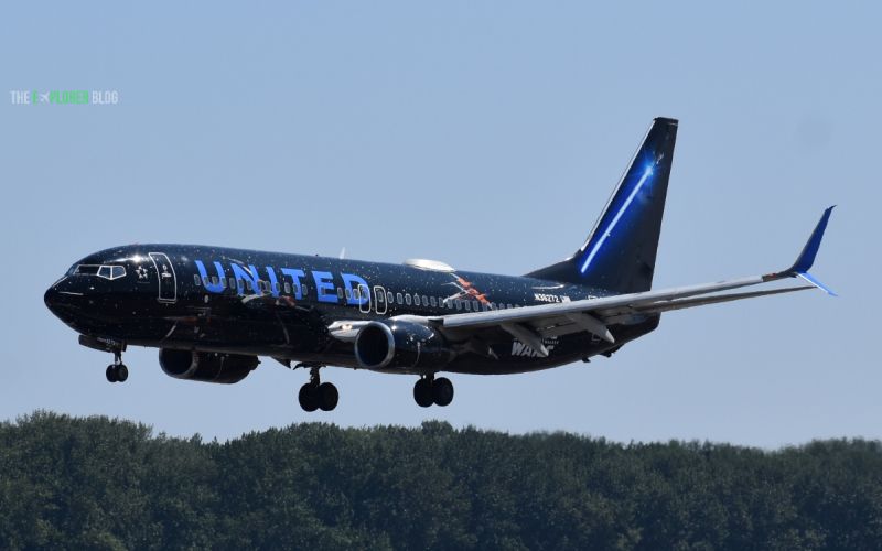 Photo of N36272 - United Airlines Boeing 737-800 at PDX on AeroXplorer Aviation Database