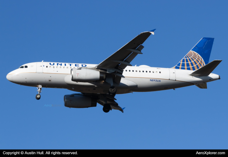 Photo of N892UA - United Airlines Airbus A319 at PIT on AeroXplorer Aviation Database