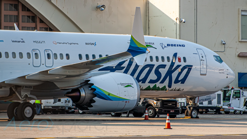 Photo of N979AK - Alaska Airlines Boeing 737 MAX 9 at DCA on AeroXplorer Aviation Database