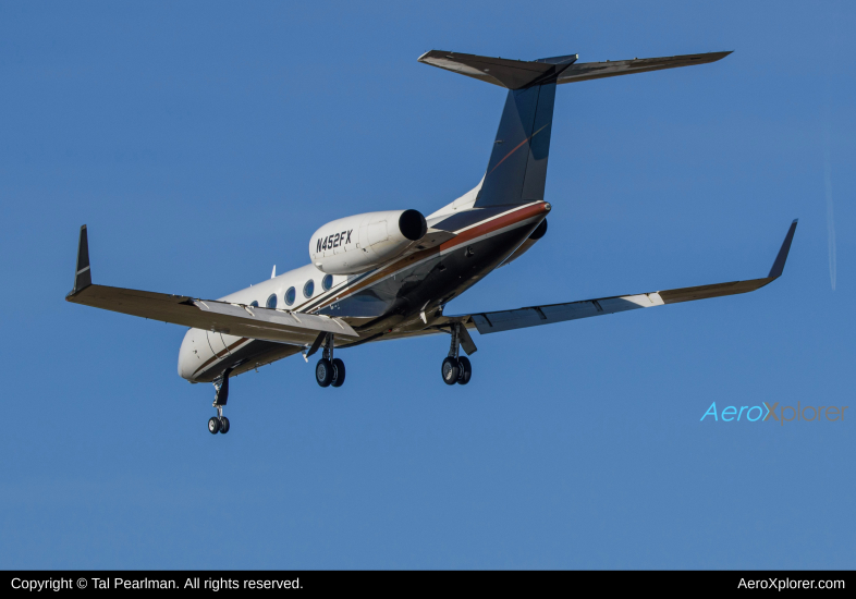 Photo of N452FX - PRIVATE Gulfstream G450 at PIT on AeroXplorer Aviation Database