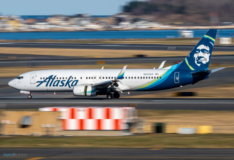 Photo of N523AS - Alaska Airlines Boeing 737-800 at BOS on AeroXplorer Aviation Database