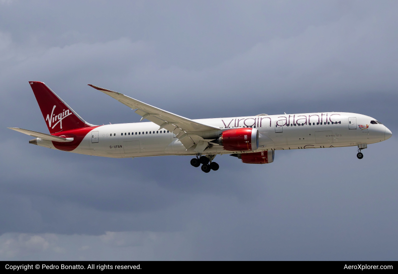 Photo of G-VFAN - Virgin Atlantic Boeing 787-9 at MIA on AeroXplorer Aviation Database