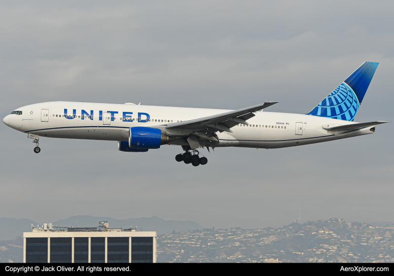 Photo of N210UA - United Airlines Boeing 777-200 at LAX on AeroXplorer Aviation Database