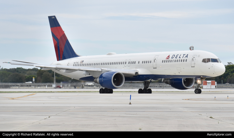 Photo of N6716C - Delta Airlines Boeing 757-200 at FLL on AeroXplorer Aviation Database