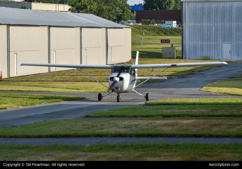 Photo of N3514U - PRIVATE Cessna 172 at GAI on AeroXplorer Aviation Database