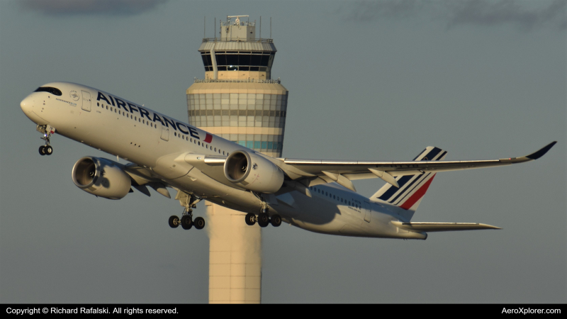 Photo of F-HTYB - Air France Airbus A350-900 at ATL on AeroXplorer Aviation Database