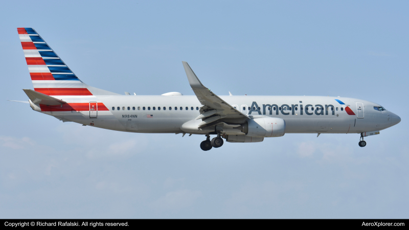 Photo of N984NN - American Airlines Boeing 737-800 at MIA on AeroXplorer Aviation Database